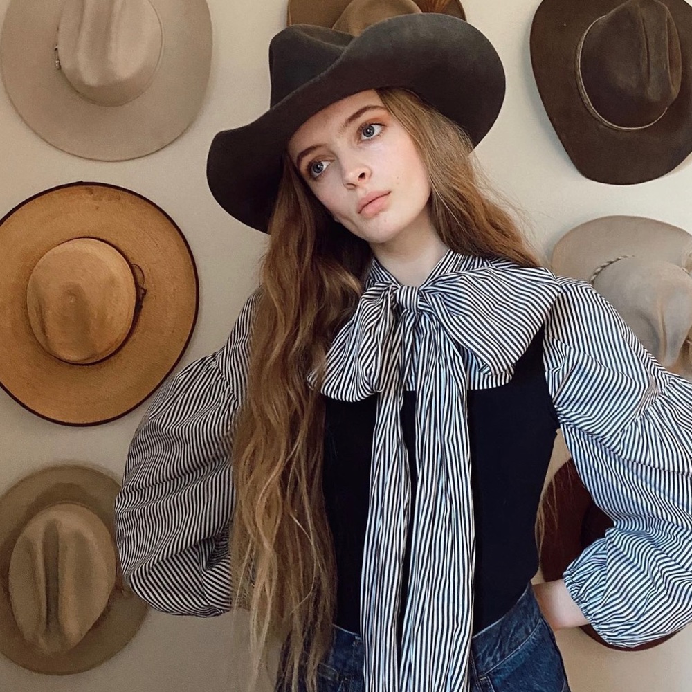 Long tie blouse